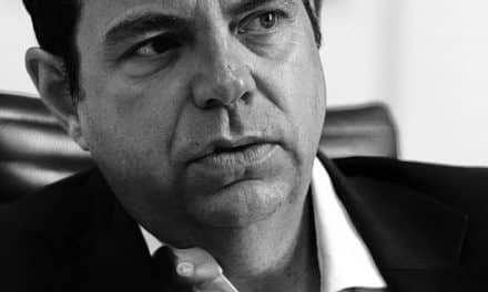 YVES MORAINE L HOMME POLITIQUE DU MOIS