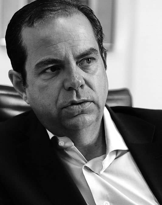 YVES MORAINE L HOMME POLITIQUE DU MOIS