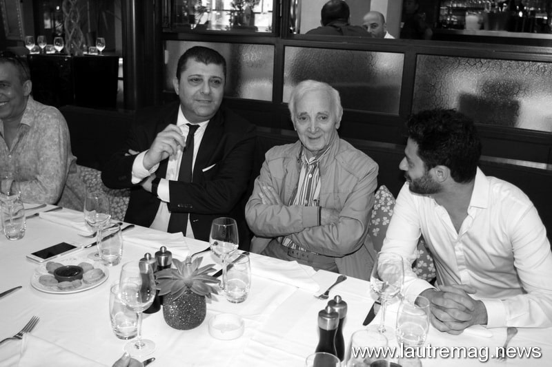 UN  MONSTRE DE L&rsquo;HUMANITAIRE CHARLES AZNAVOUR A MARSEILLE