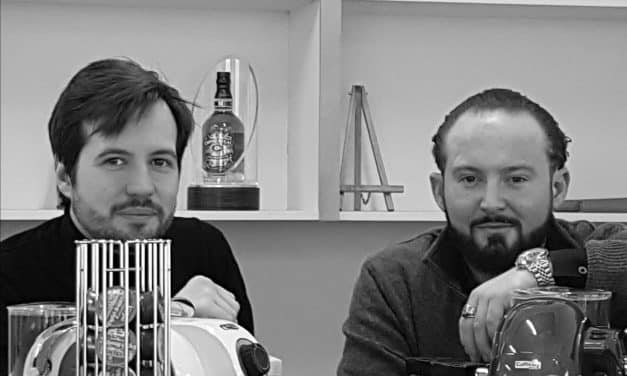 NOS MARSEILLAIS  PIERRE ALEXANDRE SARDA ET CLEMENT RIVALIN QUI BOUSCULENT LE MARCHE DE LA CAPSULE DE CAFE