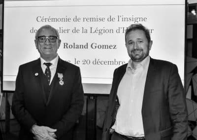 roland gomez sacre chevalier de la legion d honneur a manosque par le ministre christophe castaner